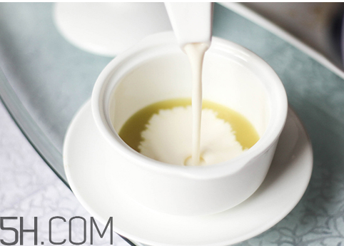 喝牛奶能治失眠嗎？什么是水牛奶？