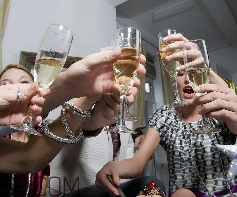 喝酒會引起尿路感染嗎？喝酒會引起尿道炎嗎？