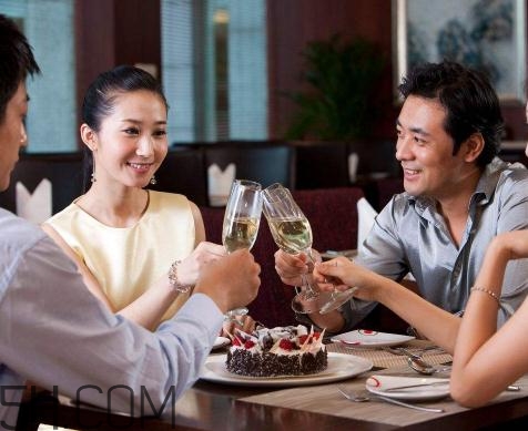 喝酒會引起尿路感染嗎？喝酒會引起尿道炎嗎？