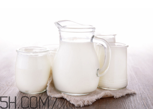 牛奶凍可以用酸奶嗎？純牛奶可以做酸奶嗎？