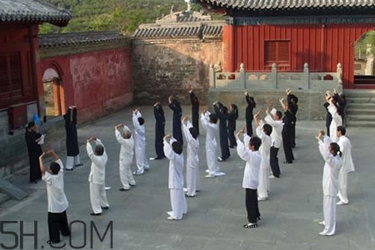 八段錦不適合什么人？八段錦的功效與作用