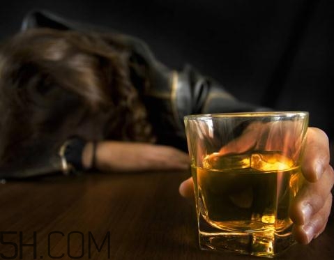 喝酒能延長射精時間嗎？喝酒可以延長性生活嗎？