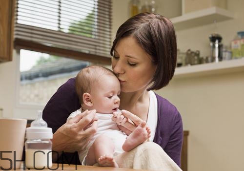 寶寶出生30天能看多遠 寶寶視力發(fā)育過程圖解