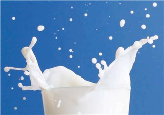 純牛奶喝多了有什么壞處？什么人不適合喝純牛奶？