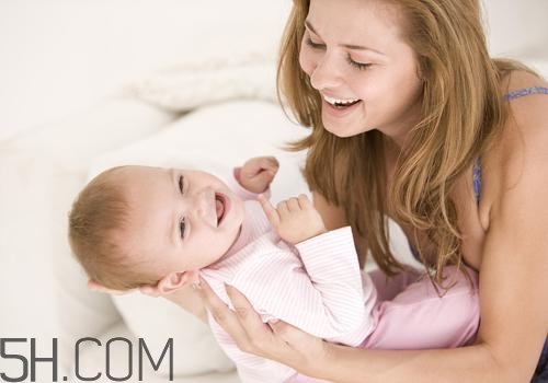 寶寶出生30天能看多遠 寶寶視力發(fā)育過程圖解