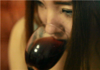 喝酒會引起尿路感染嗎？喝酒會引起尿道炎嗎？