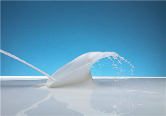 純牛奶和酸奶哪個好？純牛奶做酸奶的方法