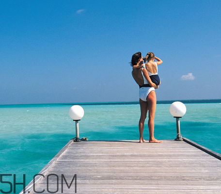 去海邊玩用什么防曬霜好？干性皮膚防曬霜推薦