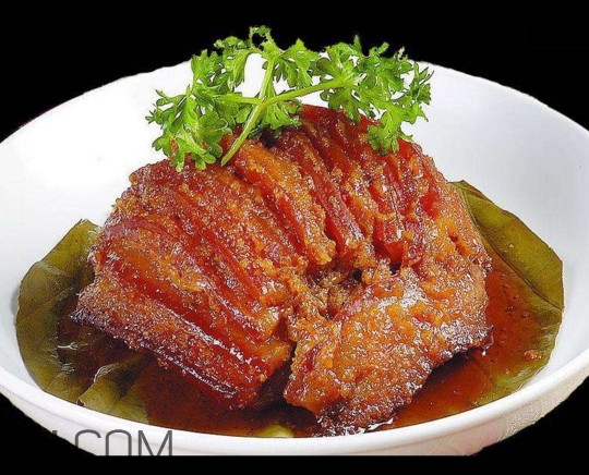 粉蒸肉五花肉怎么腌制？做粉蒸肉的肉要去皮嗎