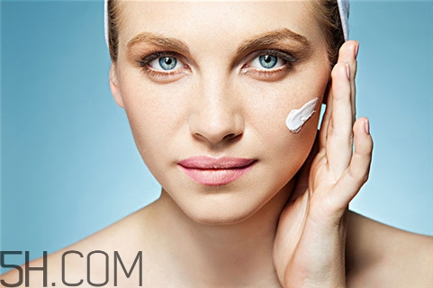 隆胸后多久變得柔軟？隆胸后多久可以側(cè)睡？