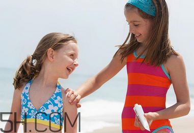 先涂防曬霜還是先涂隔離霜？素顏霜和防曬霜哪個先用？