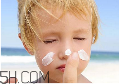 用防曬霜好還是隔離霜好？素顏霜和防曬霜的使用順序