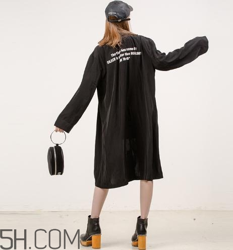 moussy的衣服怎么樣？moussy的外套很大嗎？