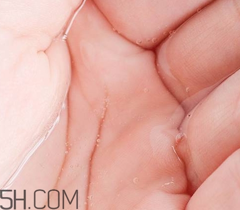 esthe dew爽膚水哪個顏色好？esthe dew化妝水不同顏色區(qū)別