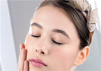 防曬霜是涂的越厚越好嗎？擦防曬霜之前要擦什么？