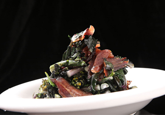 紅菜苔為什么炒出來的汁是藍(lán)色的？紅菜苔是什么菜