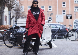紅色羽絨服怎么搭配？紅色羽絨服搭配圖片