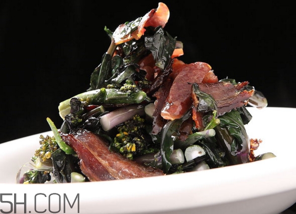 紅菜苔為什么炒出來的汁是藍色的？紅菜苔是什么菜