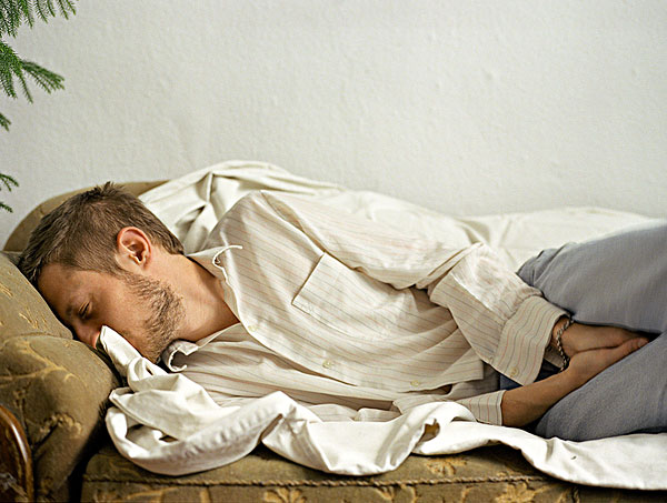 晚上睡覺手發(fā)麻是怎么回事 晚上睡覺手發(fā)麻是怎么回事