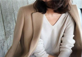 毛呢大衣皺了怎么辦？毛呢大衣愛沾毛怎么辦？