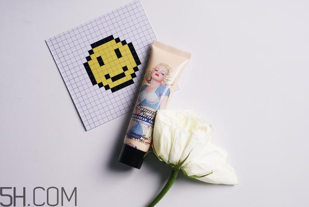 涂了護(hù)手霜能吃東西嗎 擦護(hù)手霜后吃東西好嗎 涂了護(hù)手霜能吃東西嗎 擦護(hù)手霜后吃東西好嗎