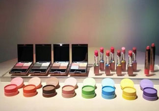 2018春季彩妝有哪些_2018春季彩妝新品盤(pán)點(diǎn)