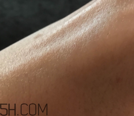 蘭蔻日霜晚霜怎么區(qū)分 蘭蔻晚霜和日霜區(qū)別 蘭蔻日霜晚霜怎么區(qū)分 蘭蔻晚霜和日霜區(qū)別