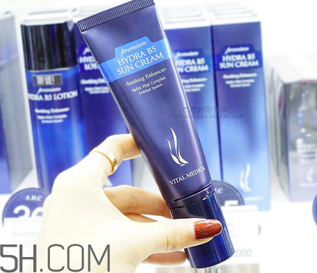 ahc隔離防曬霜b5怎么樣？在室內(nèi)需要擦防曬霜嗎？