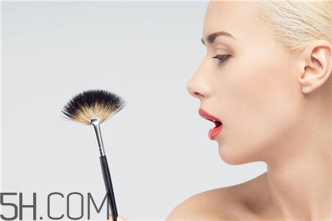 烤瓷牙是什么材質(zhì)？烤瓷牙是越貴越好嗎？