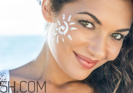 寶寶涂防曬霜該涂多厚？防曬霜導(dǎo)致過(guò)敏的癥狀