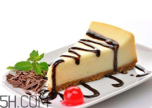 蛋糕為什么會(huì)開(kāi)裂 蛋糕開(kāi)裂是什么原因 蛋糕為什么會(huì)開(kāi)裂 蛋糕開(kāi)裂是什么原因