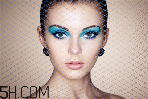 烤瓷牙掉了還能粘上嗎？烤瓷牙掉了如何修補？