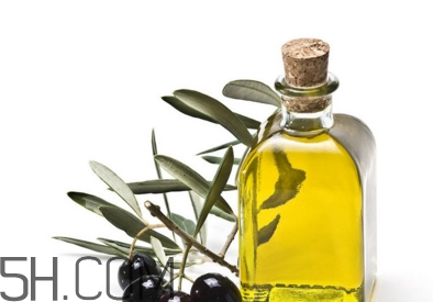 護(hù)發(fā)精油的使用方法 橄欖油護(hù)發(fā)的誤區(qū) 護(hù)發(fā)精油的使用方法 橄欖油護(hù)發(fā)的誤區(qū)