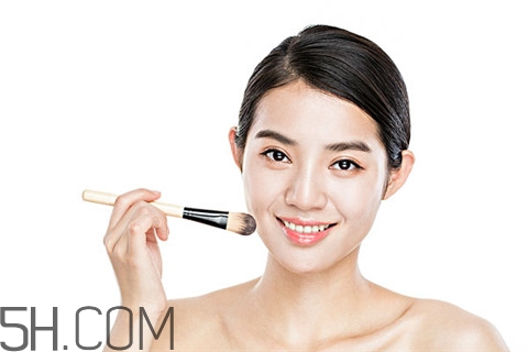 烤瓷牙為什么會(huì)出臭味？烤瓷牙為什么那么貴？