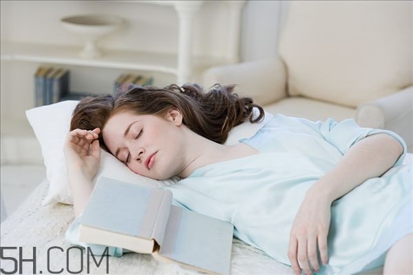 晚上睡覺被鬼壓身是怎么回事又怎么解決呢 晚上睡覺被鬼壓身是怎么回事又怎么解決呢