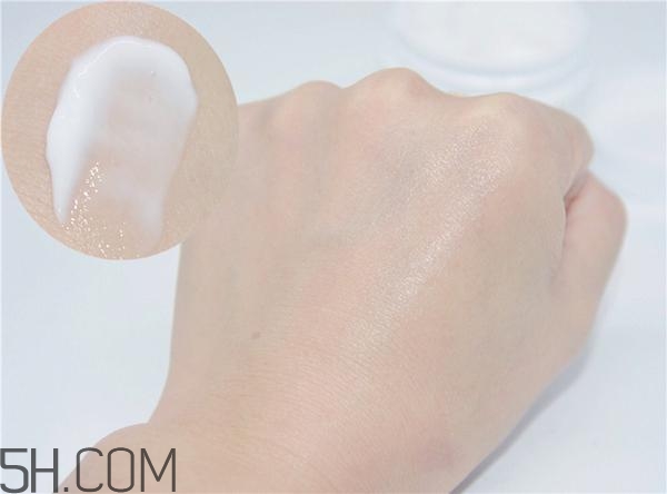 涂了護(hù)手霜能吃東西嗎 擦護(hù)手霜后吃東西好嗎 涂了護(hù)手霜能吃東西嗎 擦護(hù)手霜后吃東西好嗎