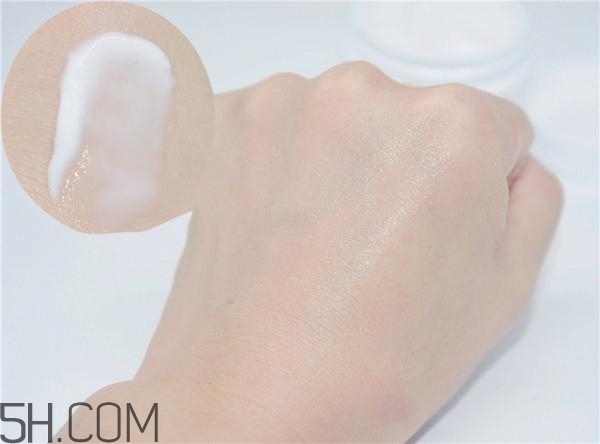 涂了護(hù)手霜能吃東西嗎 擦護(hù)手霜后吃東西好嗎 涂了護(hù)手霜能吃東西嗎 擦護(hù)手霜后吃東西好嗎