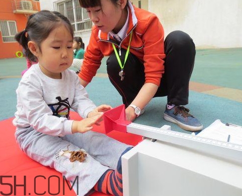 坐位體前屈滿分多少？坐位體前屈摸不到腳怎么辦