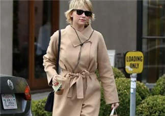 毛呢大衣搭配什么鞋子？毛呢大衣搭配鞋子圖片