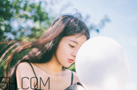 油性發(fā)質(zhì)用護發(fā)素需注意什么？用護發(fā)素后再用發(fā)膜會怎樣？