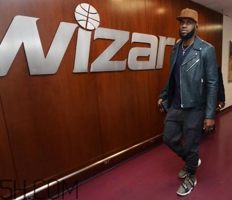 nike lebron 15 long live the king秀場(chǎng)綁帶版會(huì)發(fā)售嗎？