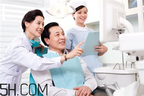 胃潰瘍會(huì)吐血嗎？胃潰瘍會(huì)疼嗎？