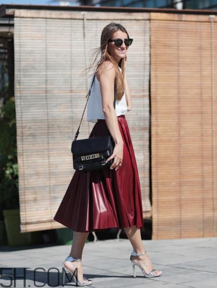 皮裙搭配什么鞋子好看？皮裙搭配鞋子圖片