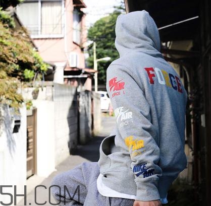 nike與atmos con聯名限定系列發(fā)售時間_在哪買？