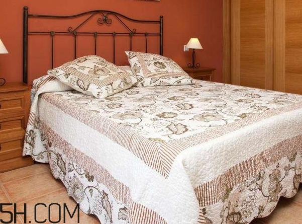 床頭朝哪個方向好？床朝向有什么要注意的