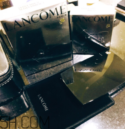 蘭蔻奇跡光采粉餅怎么樣？蘭蔻奇跡光采粉餅好用嗎？