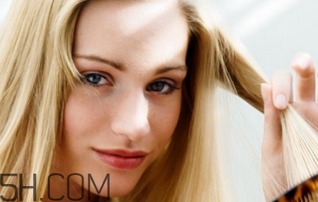 油性發(fā)質(zhì)能用精油護(hù)發(fā)嗎？薰衣草精油能預(yù)防頭發(fā)分叉嗎？