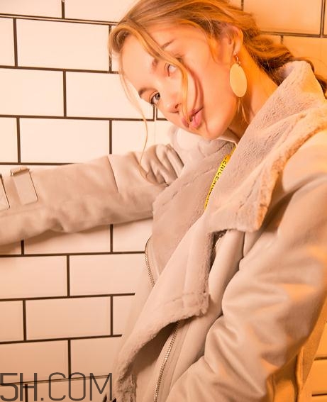 皮毛一體掉色正常嗎？皮毛一體掉色怎么處理？