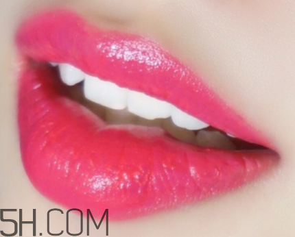 蘭蔻菁純絲絨唇釉362 373色號_試色圖 蘭蔻菁純絲絨唇釉362 373色號_試色圖