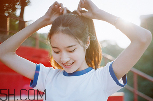 洗發(fā)水過敏的癥狀是什么？頭發(fā)毛躁怎么變得柔順光滑？